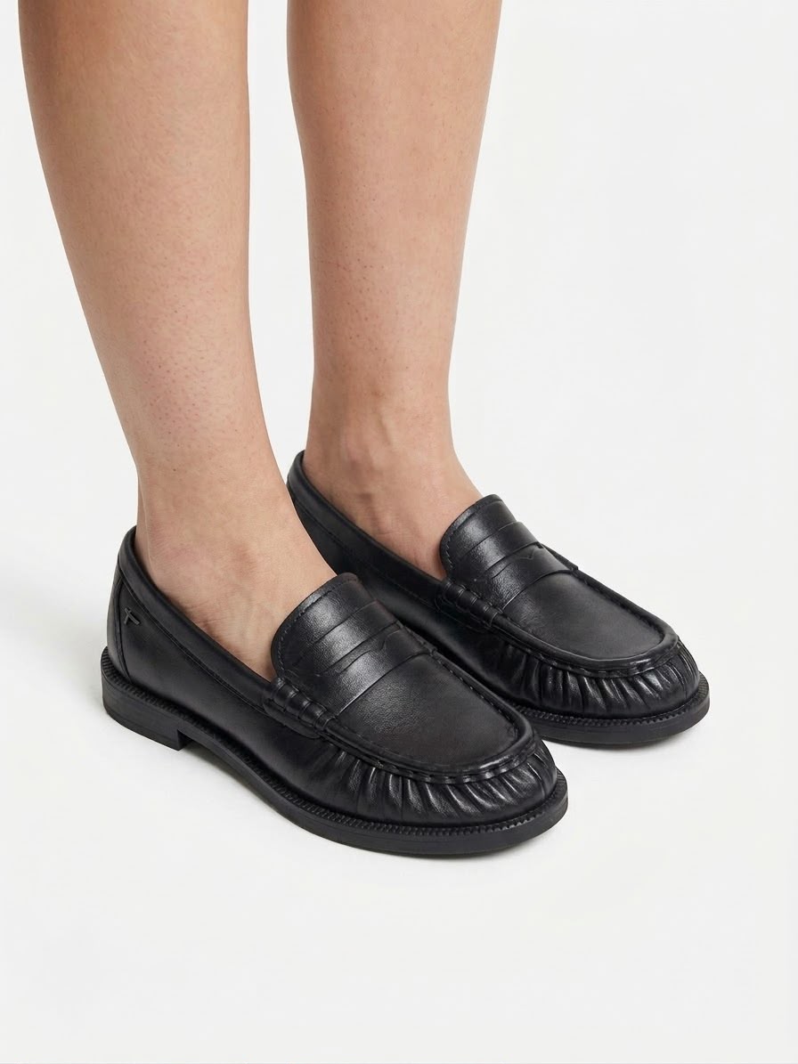 MOCASSINO TAMARIS: ELEGANZA SENZA TEMPO