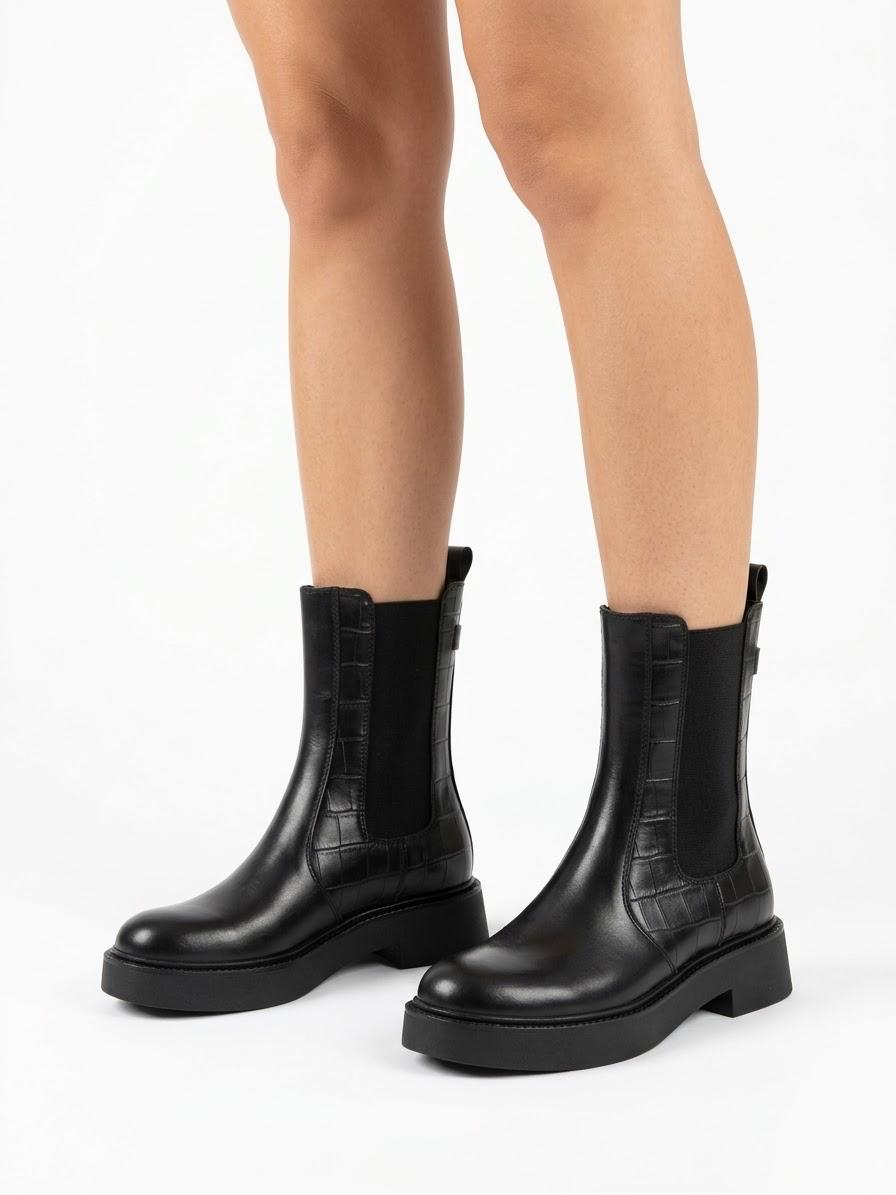 TRONCHETTO TAMARIS NERO IN PELLE CON ELASTICO LATERALE -CHERRY-