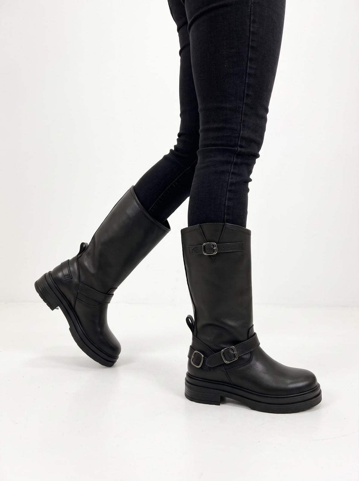 ANFIBIO BIKER IN VERA PELLE CON FIBBIE E PLATFORM -LIA-