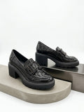 MOCASSINO XTI TACCO LARGO IN VERNICE CON FIBBIA